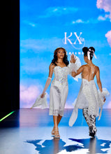 Load image into Gallery viewer, Lumière Corset
