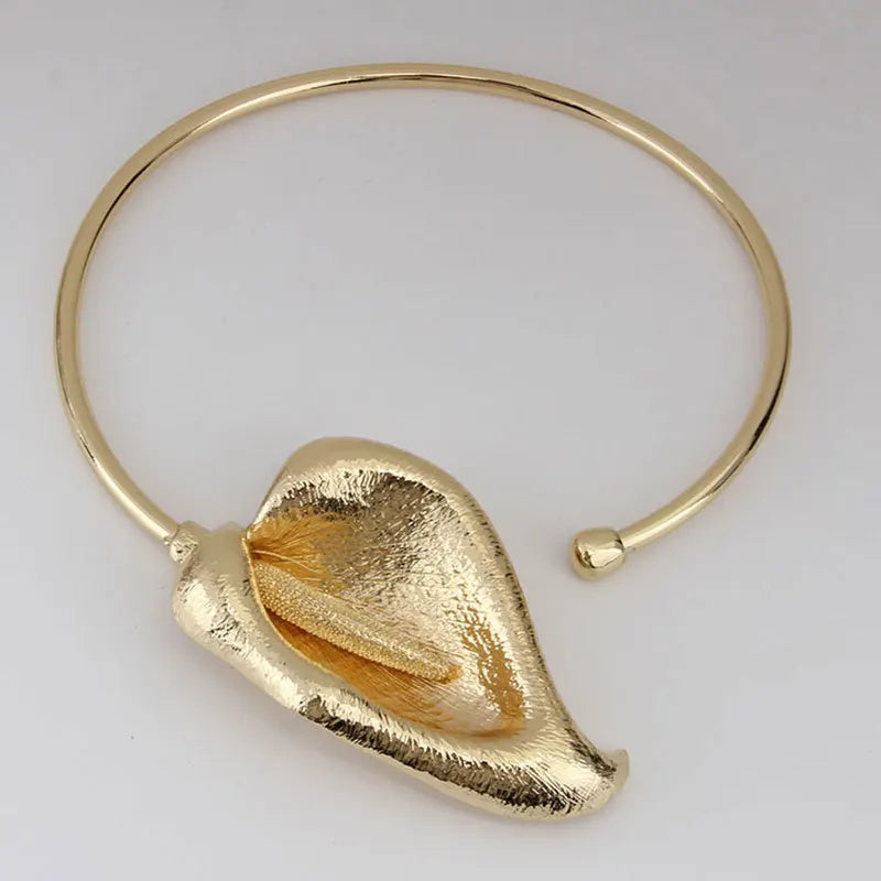 Exaggerated Metal Flower Adjustable Open Bracelet Bangles for Women Female Vintage Elegant Party Jewelry Show Accessories