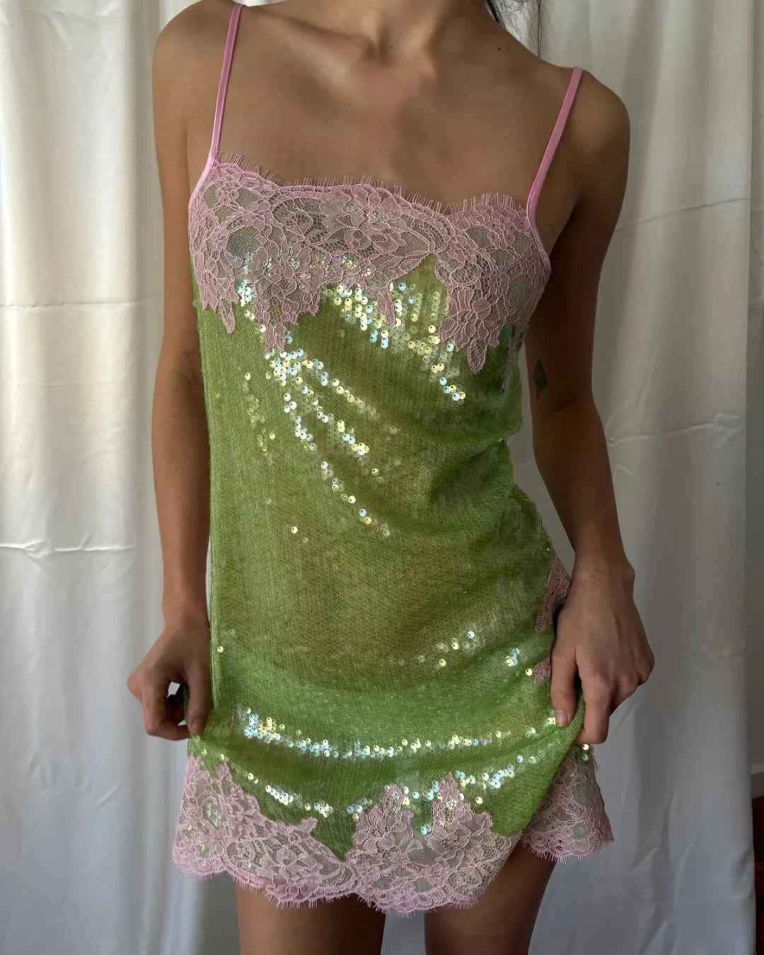 Sexy Sequin Lace Trim Patchwork Short Dress Women V Neck Sleeveless High Waist Mini Sling Dresses 2026 Summer Vacation Lady Robe