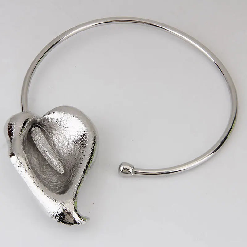 Exaggerated Metal Flower Adjustable Open Bracelet Bangles for Women Female Vintage Elegant Party Jewelry Show Accessories