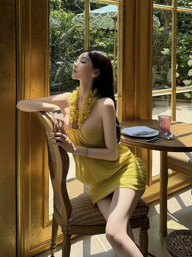 Women's floral neckline halter top dress with pleated and flared skirt, short style, suitable for summer 2026 season