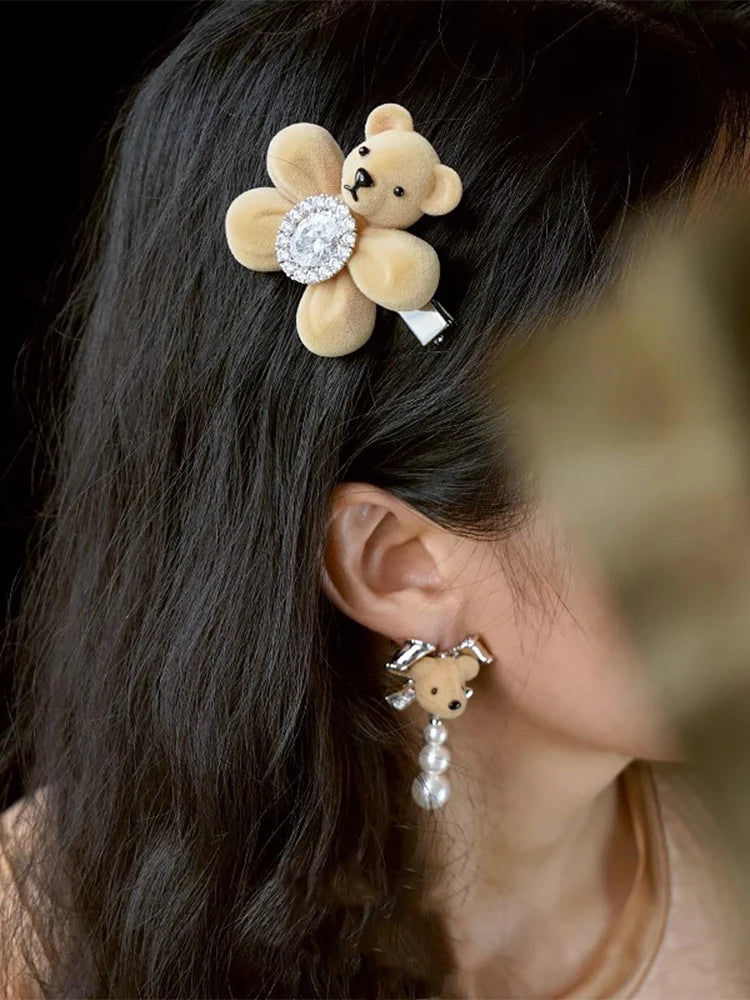 ZHUHE The Gemstone Bear Hairpin Features A Sweet And Romantic Style, Making It A Perfect Jewelry Accessory For Women As A Party