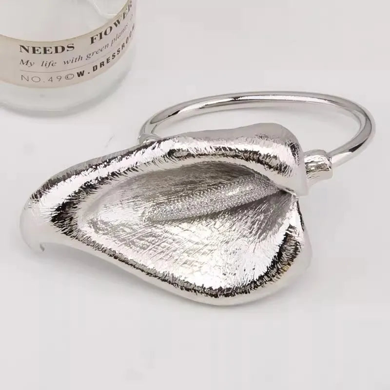 Exaggerated Metal Flower Adjustable Open Bracelet Bangles for Women Female Vintage Elegant Party Jewelry Show Accessories